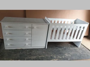 Squareline Cot Set: WD 19
